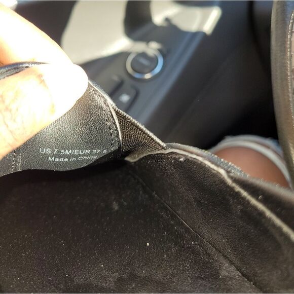 VINCE    - Picture 7 of 7